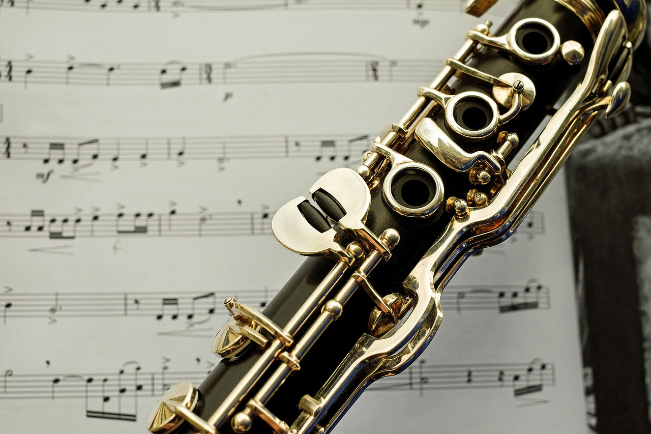 clarinet and music sheet
