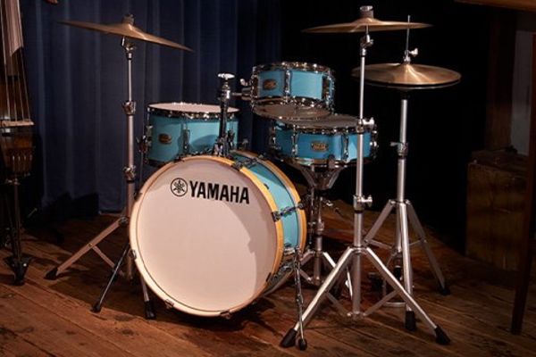 Compact drum set in studio with SILENT Bass™.