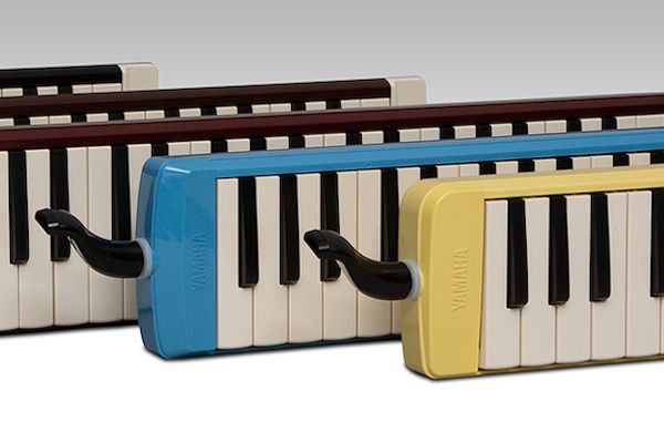 Several Pianicas of various colors.