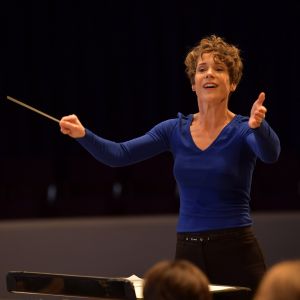 Emily Threinen conducting