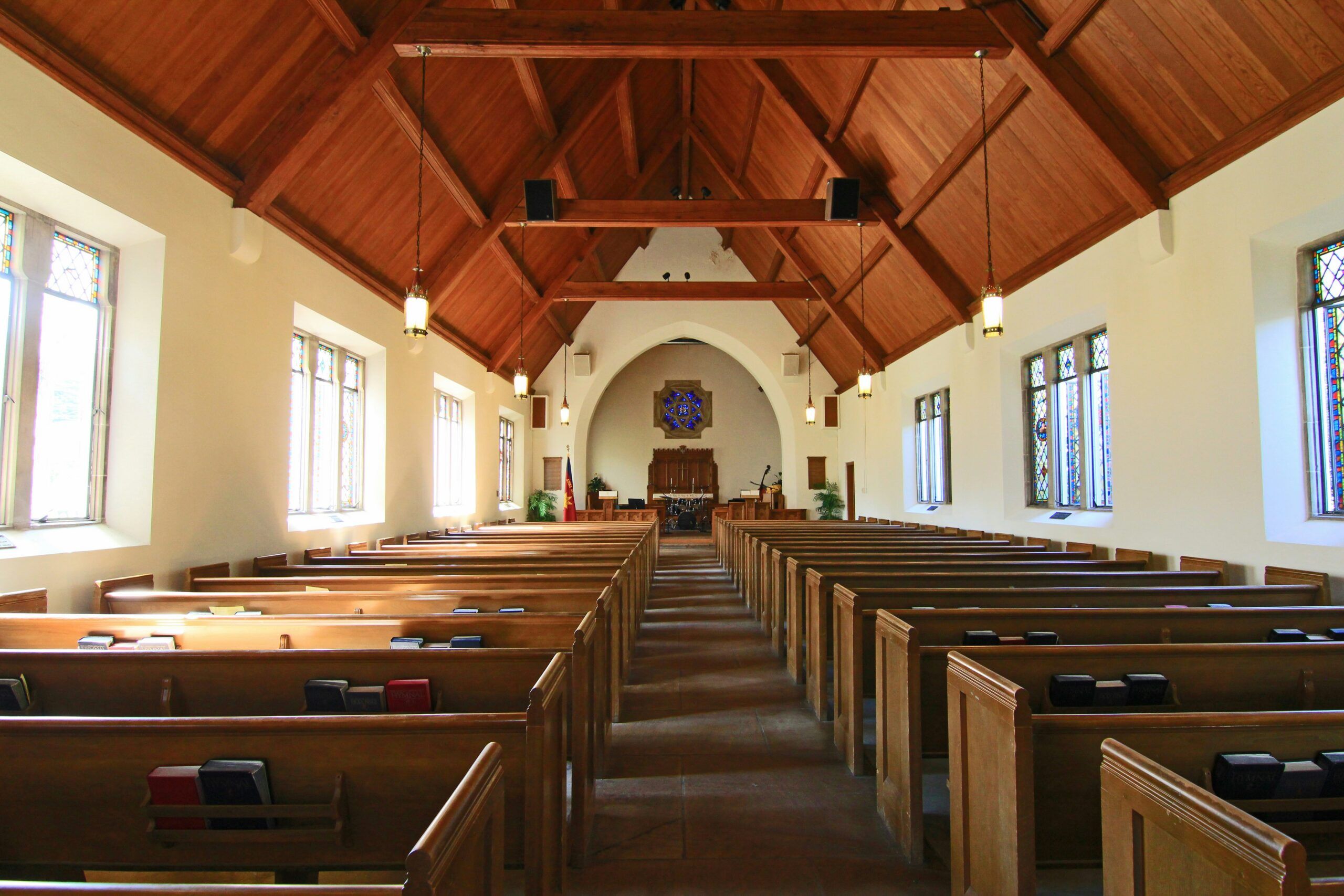 How to attract worship volunteers