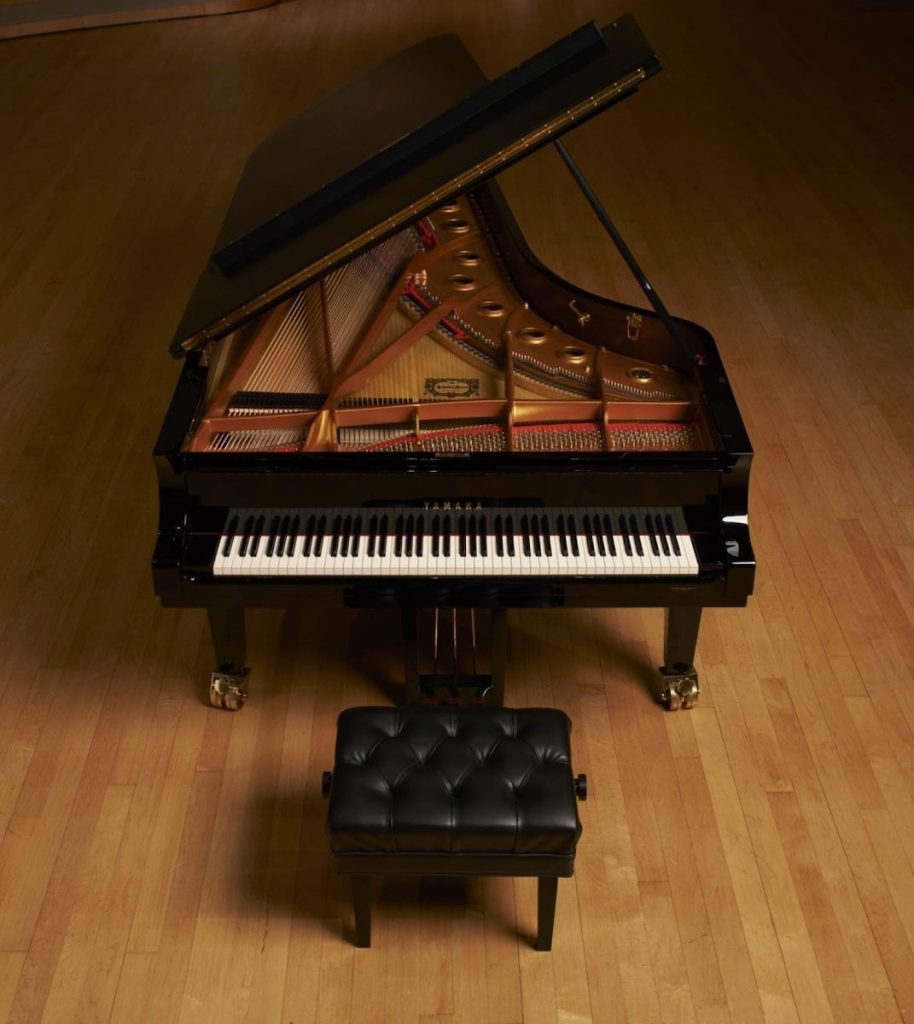 grand-piano-vs-baby-grand-piano-how-to-know-the-difference