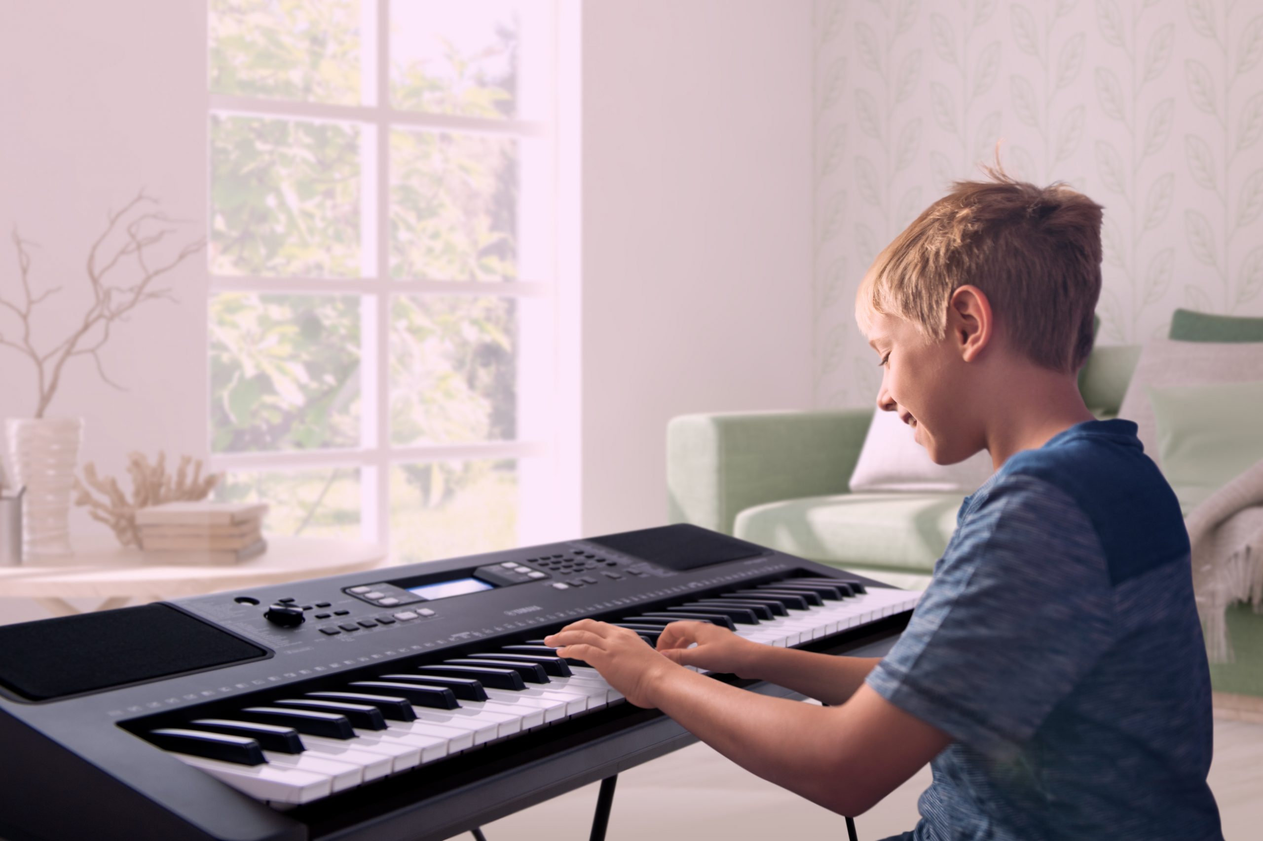 The Differences Between a Digital Piano and a Keyboard - Learn to Play an  Instrument with step-by-step lessons