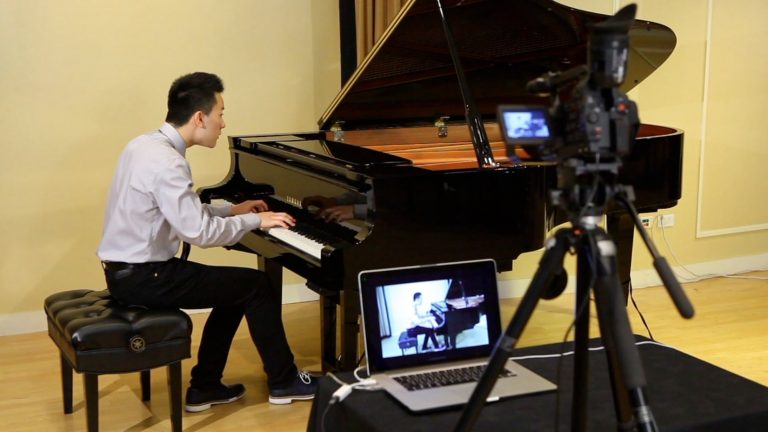 How To Clean Piano Keys