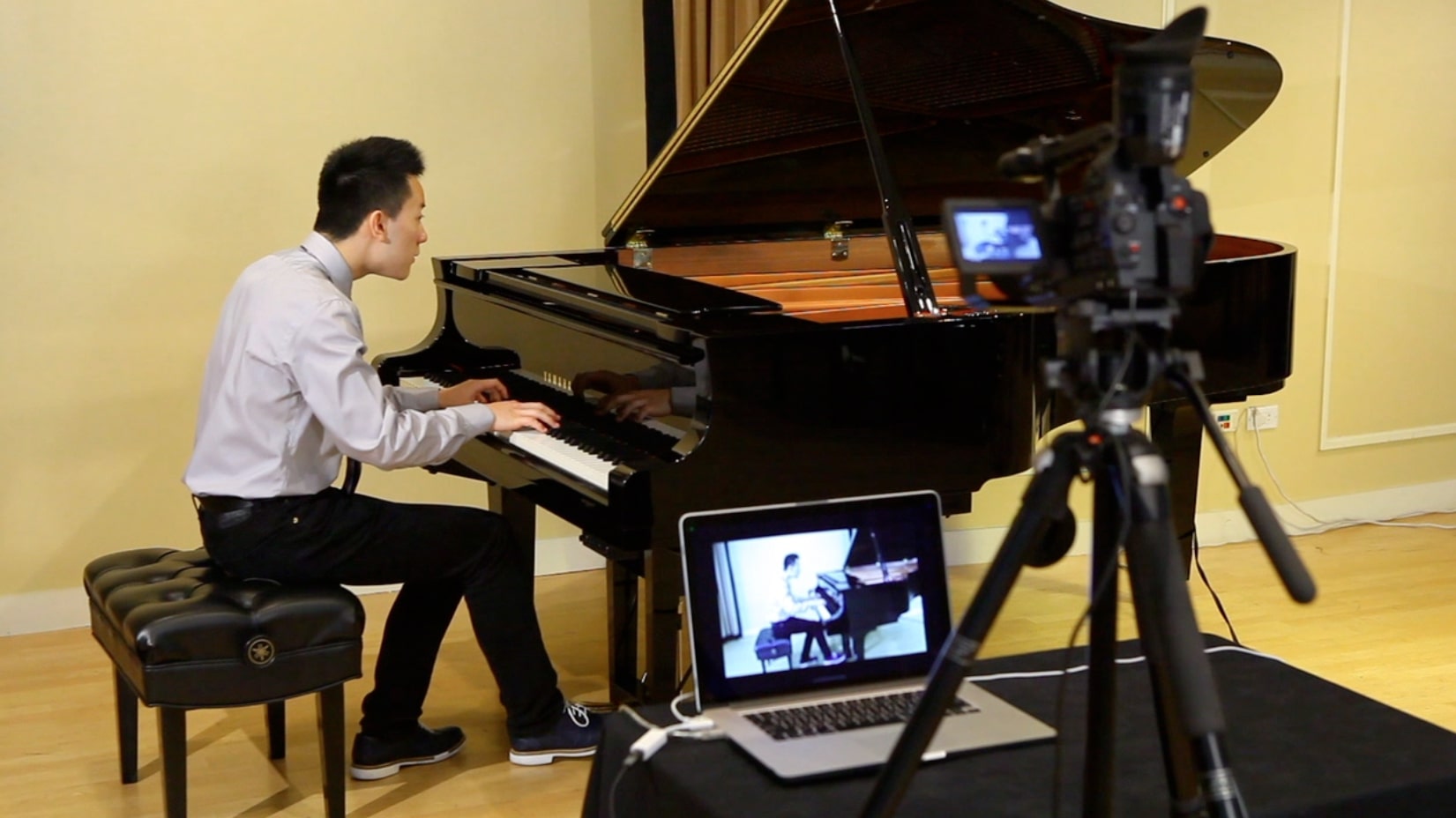 Virtual piano deals with recording