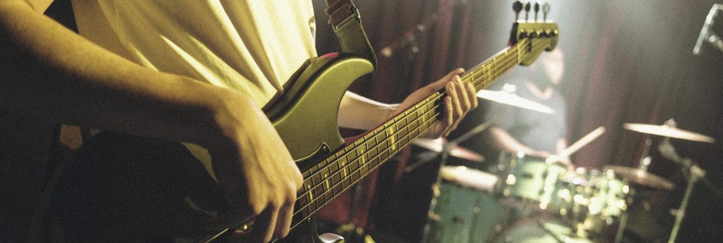 six-essential-bass-playing-techniques-yamaha-music