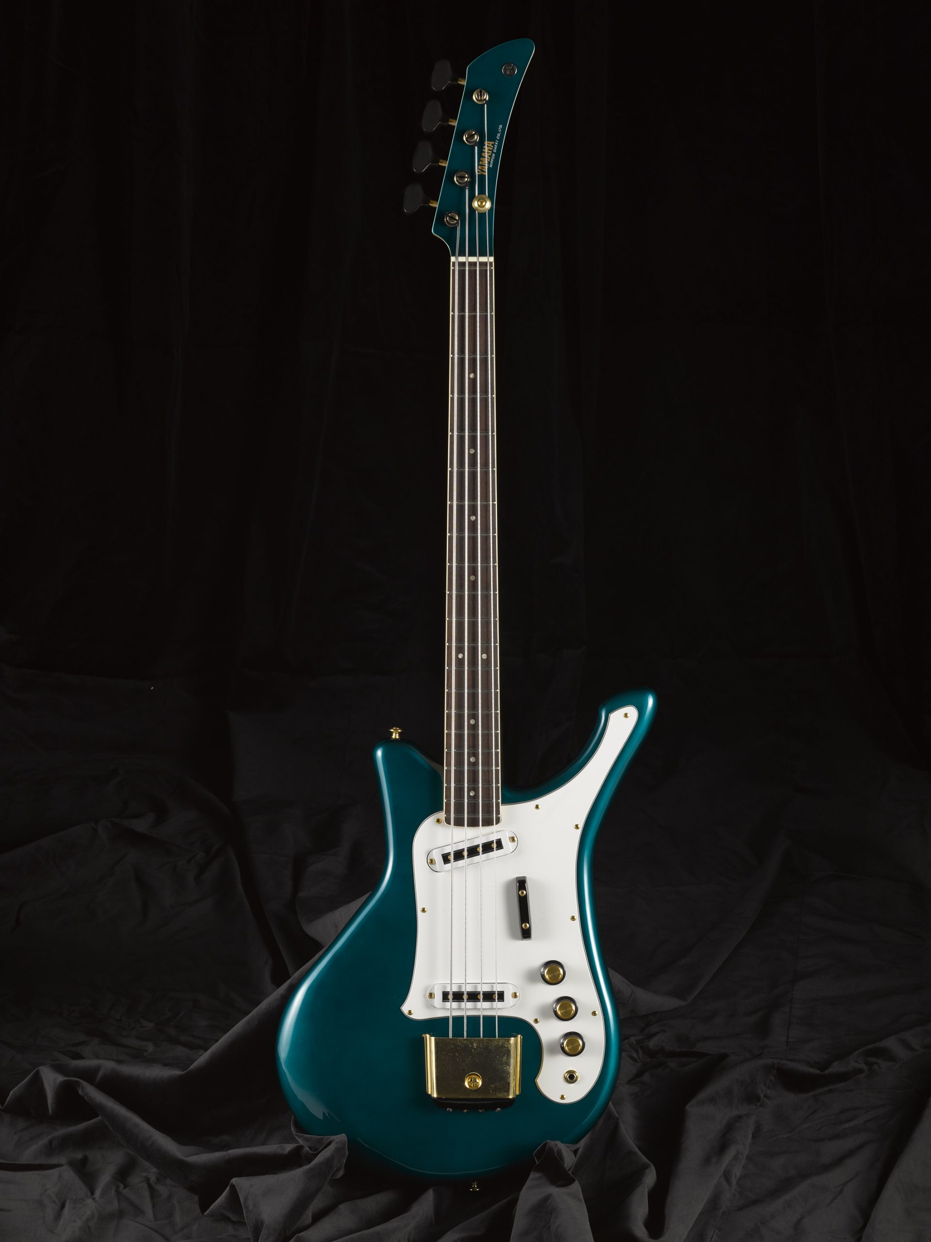 A Brief History of Yamaha E;ectric Bass Guitars