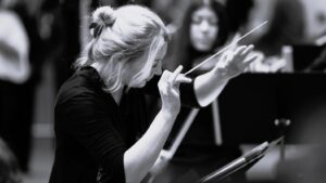 Annie Ray conducting